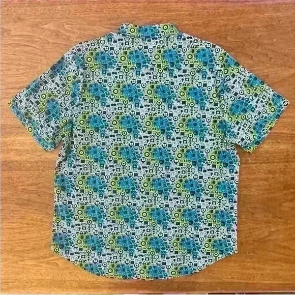 Robert Graham Hannah Aliens Robots Short Sleeve Button Shirt XL New Without Tags - Picture 2 of 5